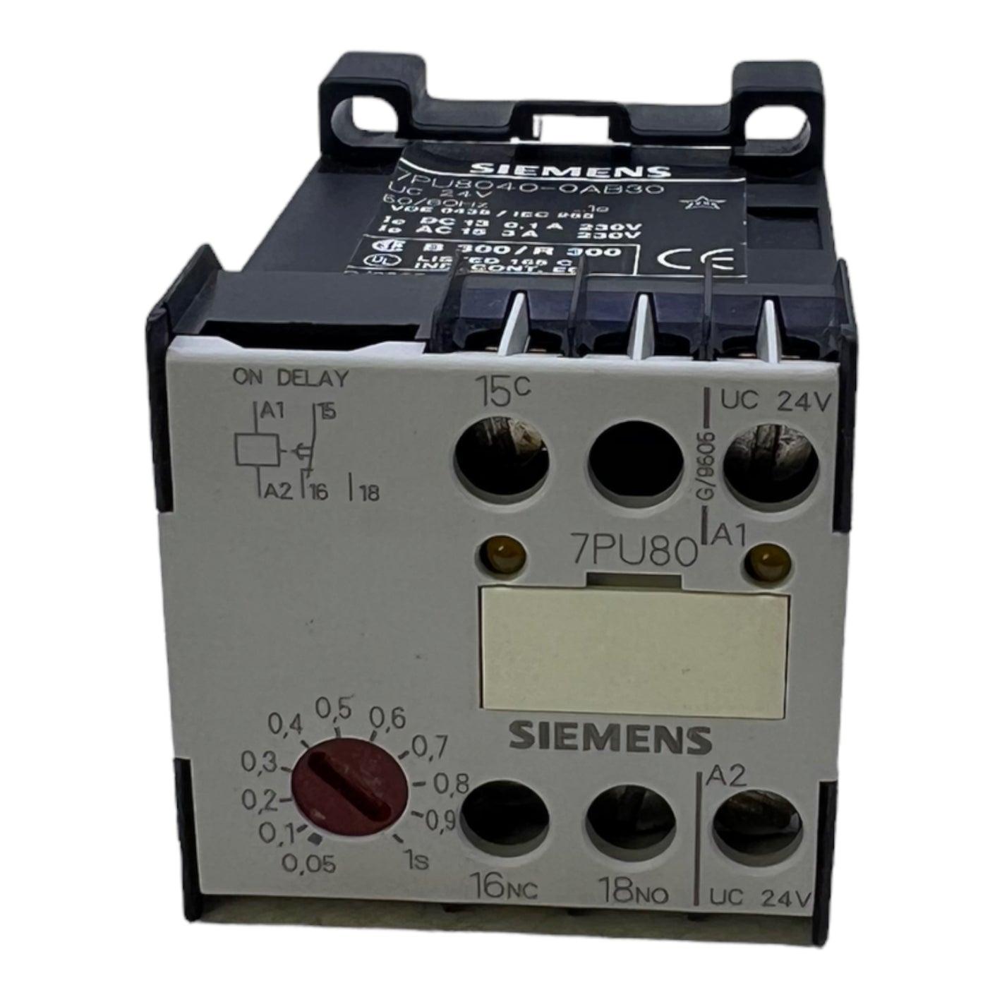 Siemens 7PU8040-0AB30 time relay UC 24V 50/60Hz Ie: DC13 0.1A 230V Ie:AC15 3A