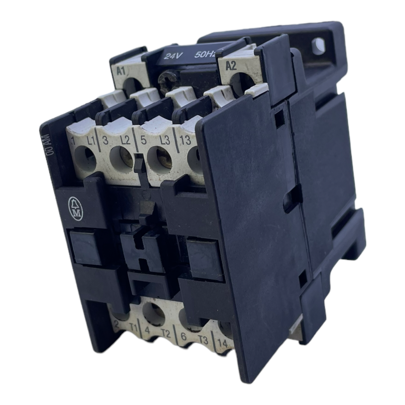 Moeller DIL00AM-10 power contactor 24V 50Hz for industrial use DIL00AM-10