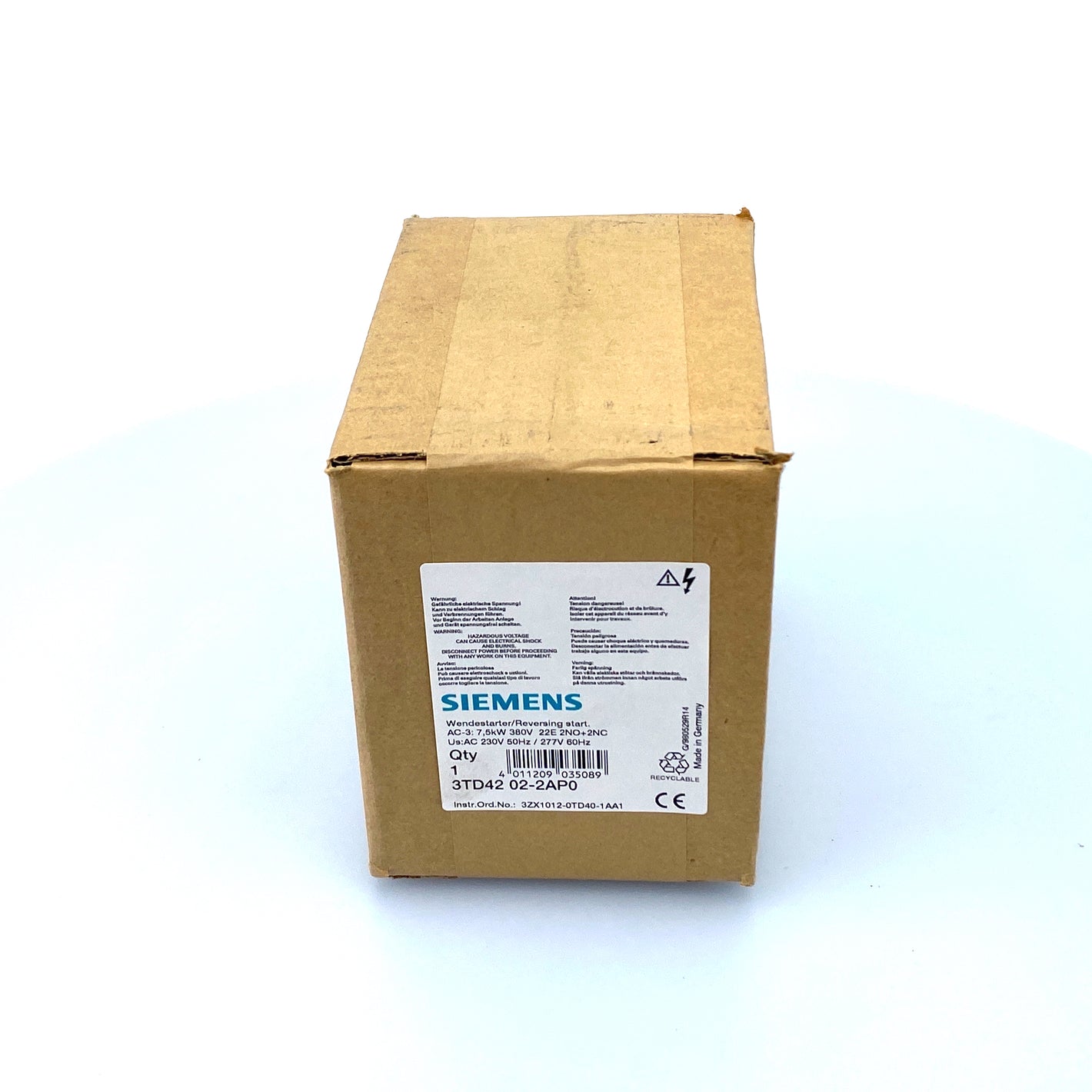 Siemens 3TD4202-2AP0 Wendestarter 7,5kW 380V 2NO+2NC 230V AC 50Hz 277V 60Hz