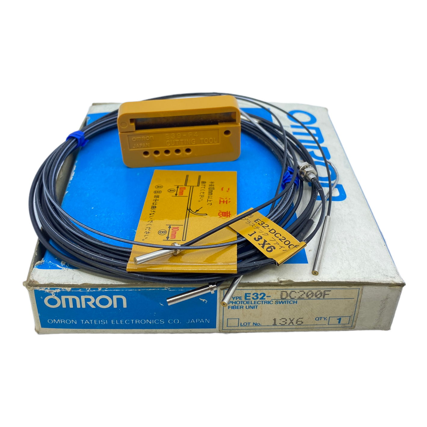 Omron E32-DC200F Fotoschalter Lichtleitertaster M3 40mm