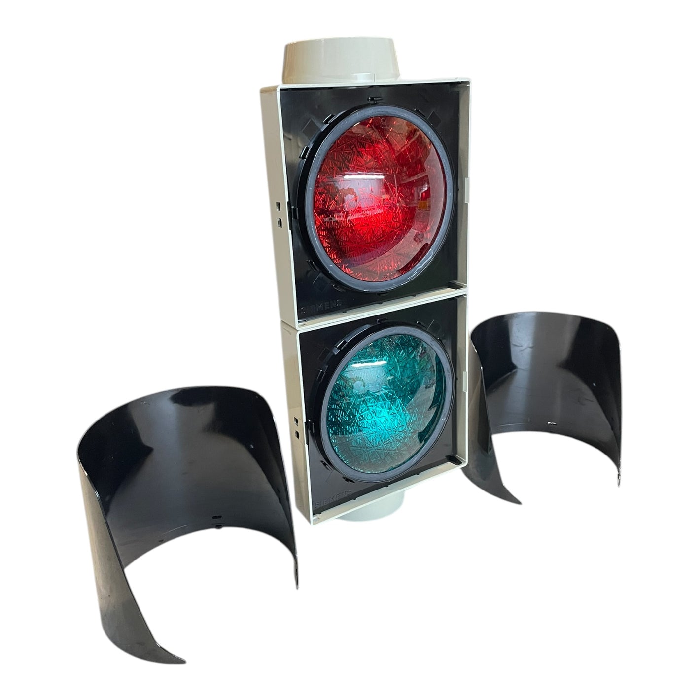 Siemens V24575-D2221-A52 traffic light system for industrial use