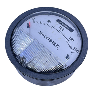 Magnehelic differential pressure gauge