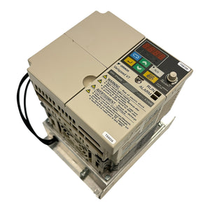 Omron Frequenzumrichter 7kVA 380V Varispeed V7 CIMR-V7AZ44P0 Industrie Einsatz