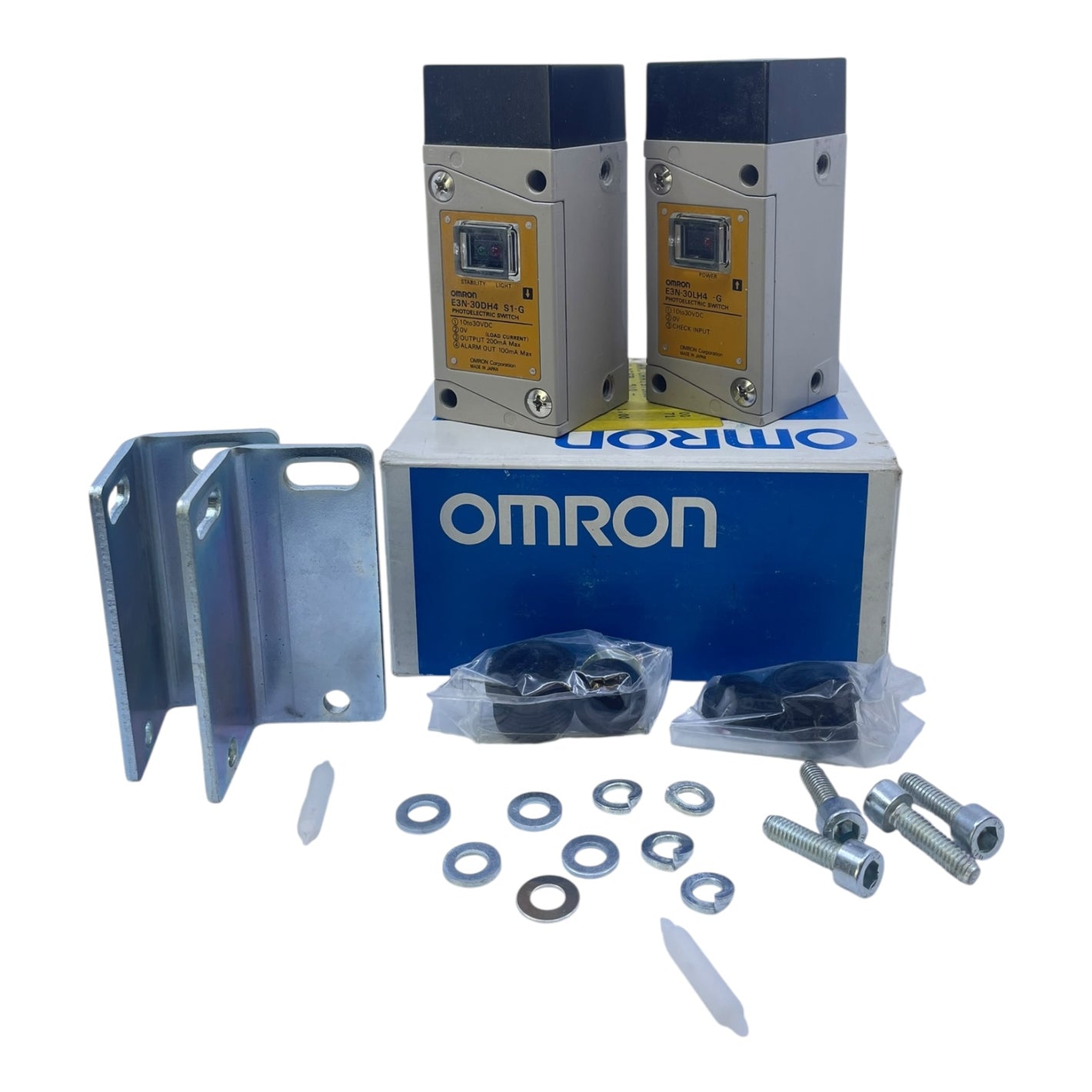 Omron Lichtchranke Sender und Empfänger E3N-30DH4S1-G E3N-30LH4-G+E3N30H4S1-G