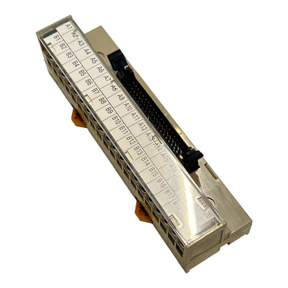 Omron Steckverbinder Connector  XW2D-40G6 40-polig