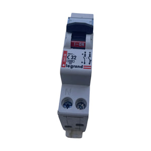 LEGRAND C32 060 48 Schutzschalter Industrie Einsatz Automation Pneumatik Bauteil
