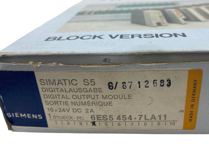 Siemens 6ES5454-7LA11 digital output module 16x24 VDC 2A 