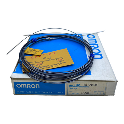 Omron E32-DC200F Fotoschalter Lichtleitertaster M3 40mm